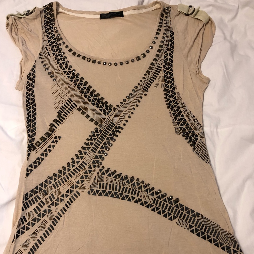 MP Black Metropark cream color top Medium